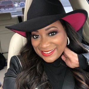 Meet your Posher, Cynthia